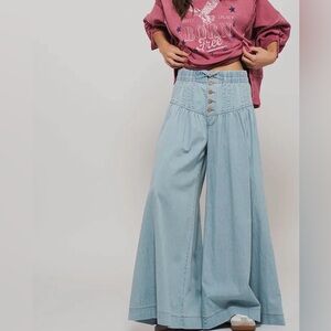 Urban Daizy Pleated Wide Leg Jeans Light Wash Drawstring NWT Size S